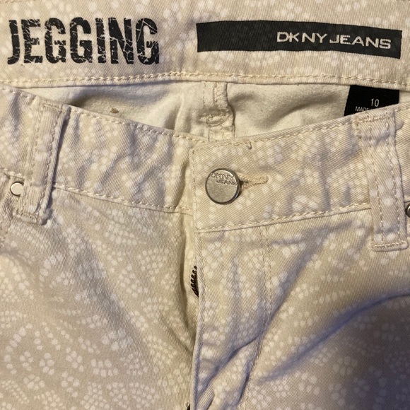 DJNY Jeggings. Size 10, 25” Inseam - Picture 2 of 4